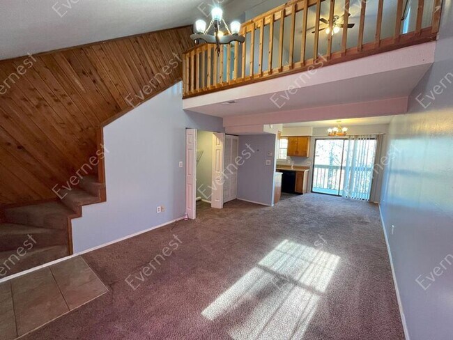 Building Photo - 3309 Pinewood Terrace