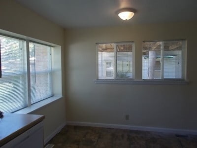 Foto del edificio - 3 Bedroom House with 1 Car Garage on Westend