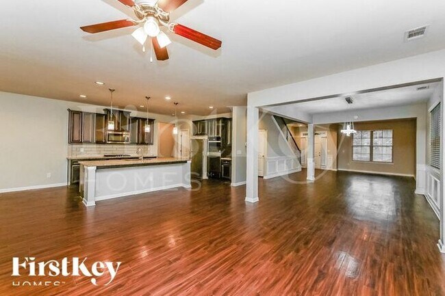 Foto del edificio - 520 Palm Springs Cir