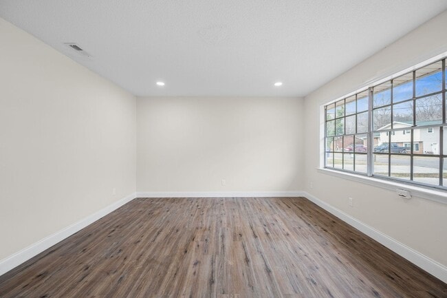 Foto del edificio - 3336 Gundy Dr