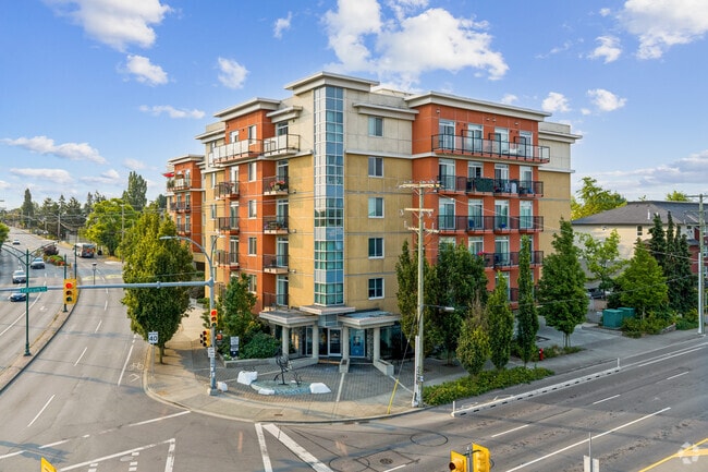 Building Photo - Herons Landing
