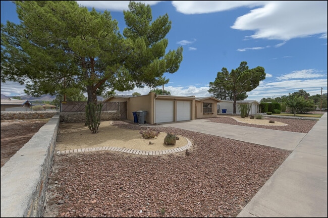 Building Photo - 4109 Roxbury Dr