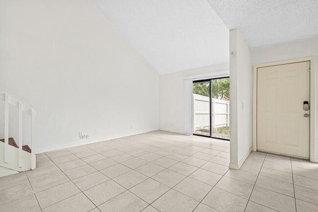 Foto del edificio - 9227 Green Meadows Way