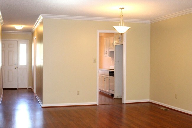 Foto del edificio - 246 Woodcastle Dr