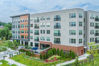 Building Photo - Hanover Stoneham