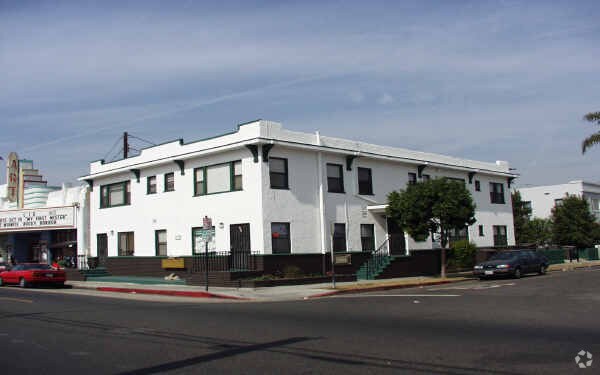 Building Photo - 419 Saint Louis Ave