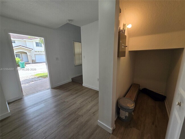Foto del edificio - 14142 SW 260th St