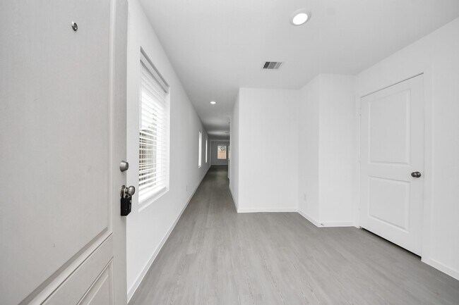 Foto del edificio - 7730 Lavender Jade Dr