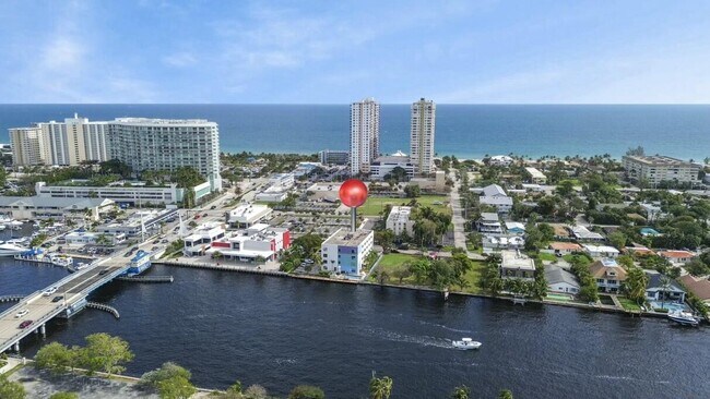 Foto del edificio - 105 S Riverside Dr