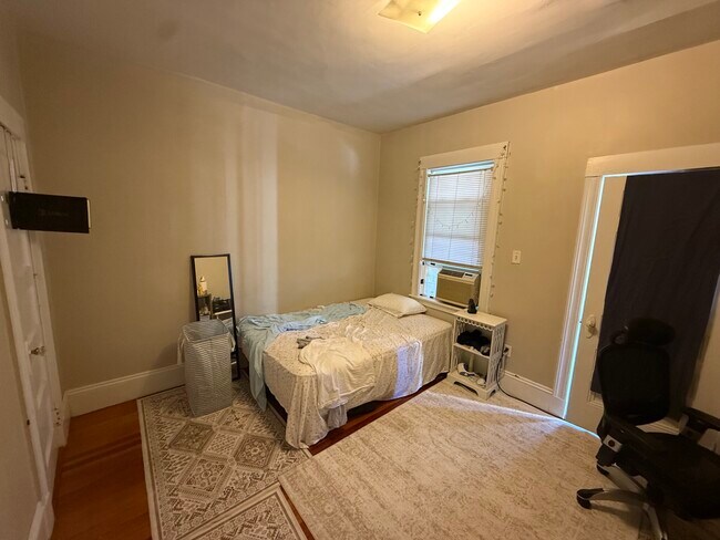 Foto del edificio - 348 Faneuil St