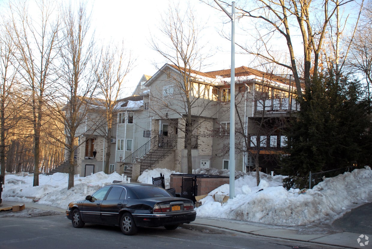 Building Photo - 1 Stropkov Ct