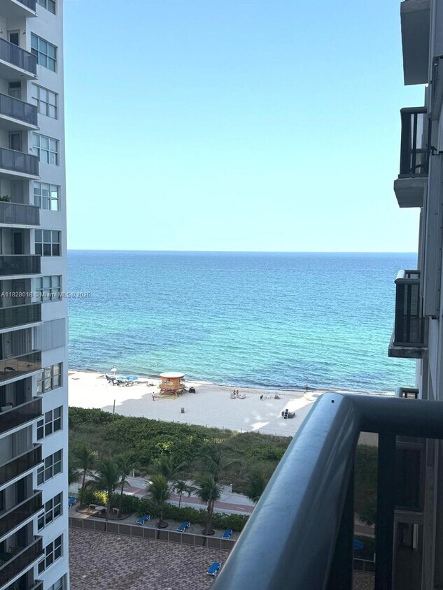 Primary Photo - 6039 Collins Ave