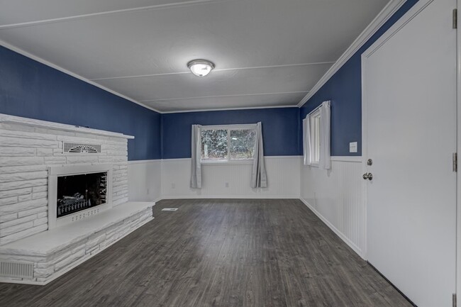 Building Photo - Newly Remodeled Rental Property in Payson