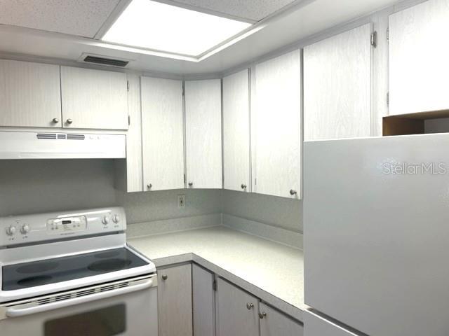Building Photo - 3751 S School Ave