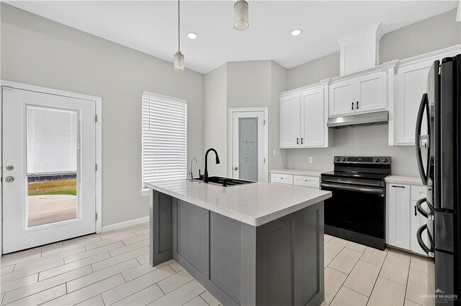Building Photo - 16 Spanish Oak Dr
