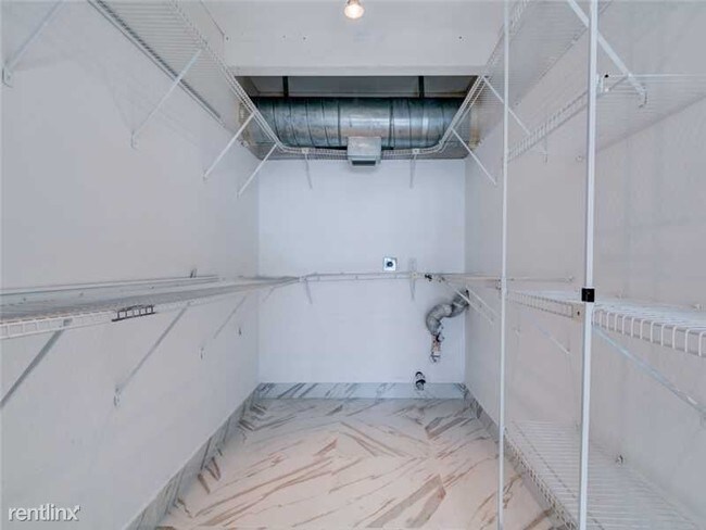 Building Photo - 7118 Bonita Dr