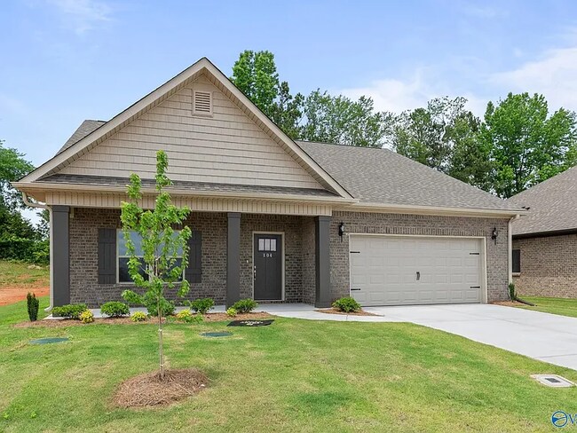 Frente de la casa - 104 Striker Ln