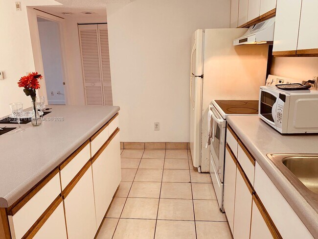 Foto del edificio - 4055 W McNab Rd