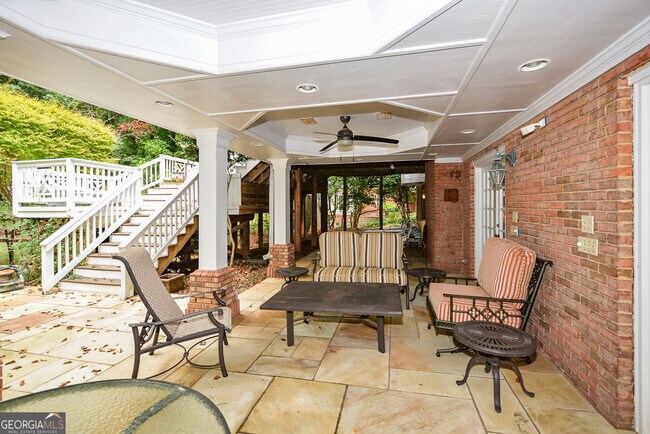 Foto del edificio - 1640 Lazy River Ln