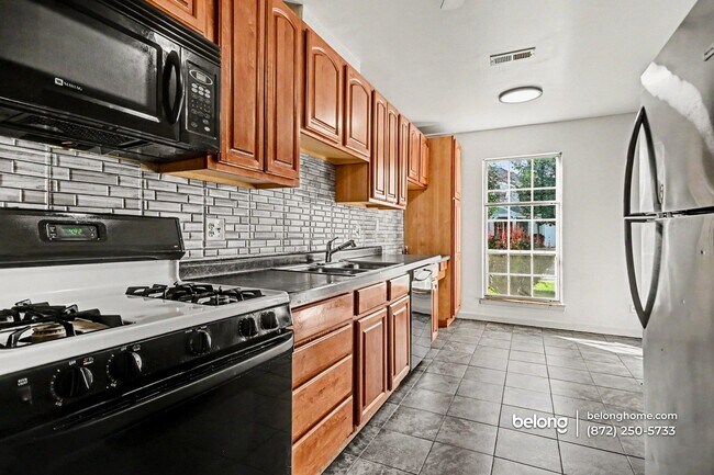 Building Photo - 505 Nebraska Cir