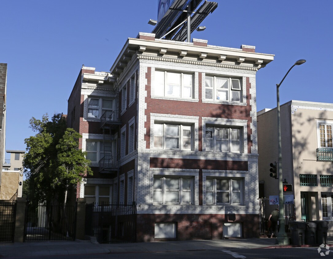 Foto principal - 3027 Telegraph Ave