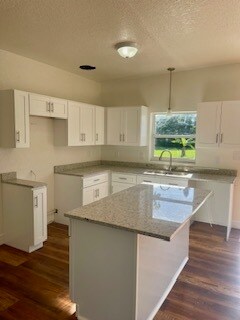 Building Photo - 203 Satsuma Dr