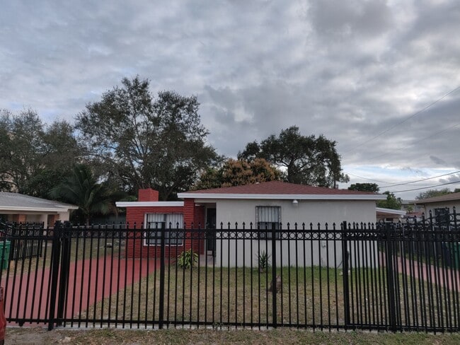 Building Photo - 1646 NE 150th ST