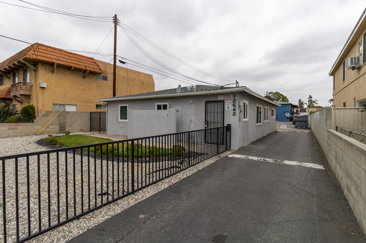 Primary Photo - Kalnor Apartments