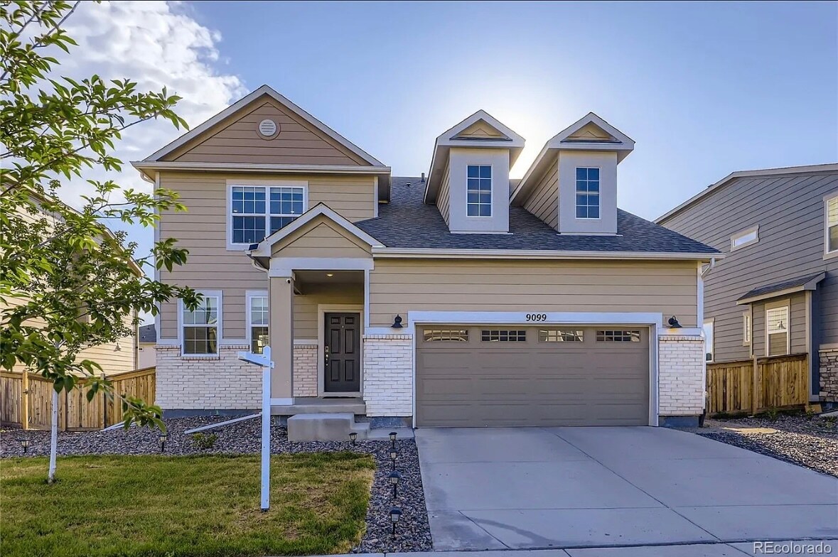 Foto principal - 9099 Sedalia St