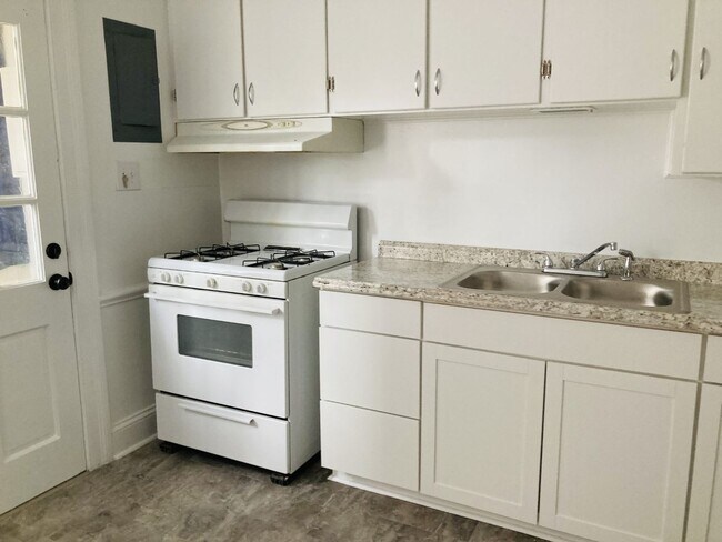 Foto del edificio - 1012 W Lenoir Ave