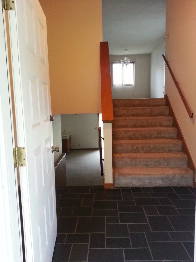 3301 Wildbriar Ln, Lincoln, NE 68516 Townhome Rentals in Lincoln NE