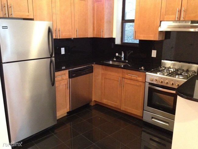 Building Photo - 1 br, 1 bath  - 302 W 105th St