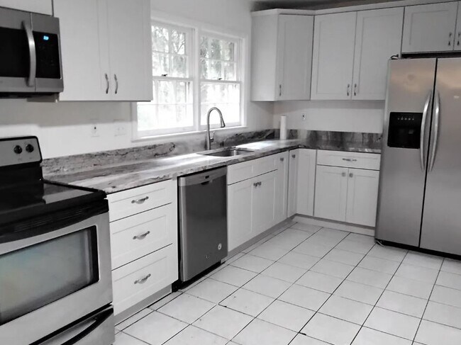 Building Photo - 2055 Blackwell Rd