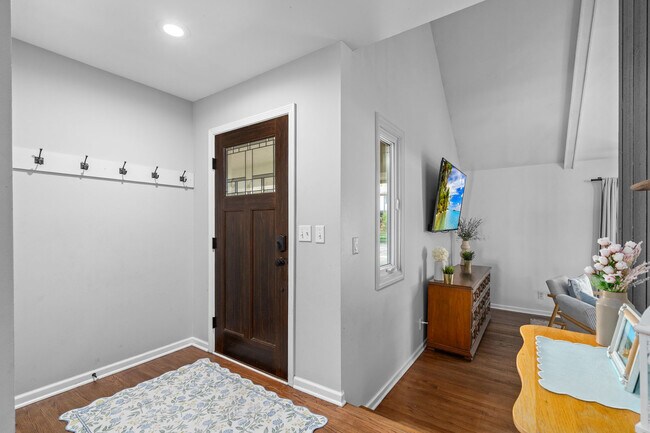 Building Photo - 2 Cedar Gate Cir