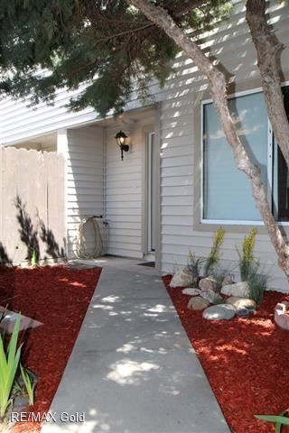 Building Photo - 2 br, 1.5 bath House - 13958 Lear Blvd.