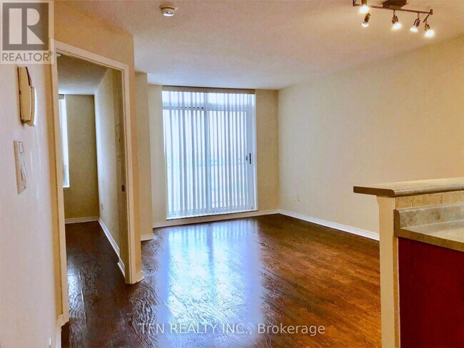 Photo du bâtiment - 39 Oneida Crescent