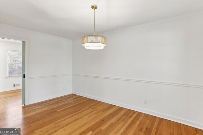 Building Photo - 2888 Bonanza Dr