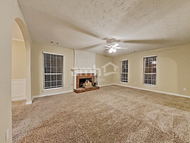 Foto del edificio - 5815 Millstone Dr