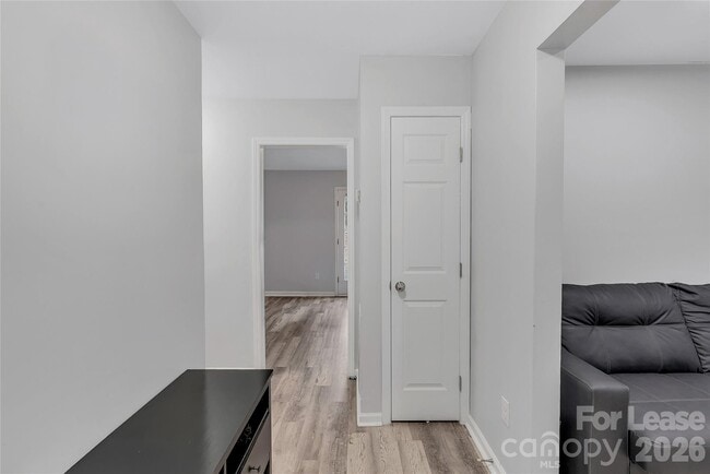 Building Photo - 6628 Cool Water Ct