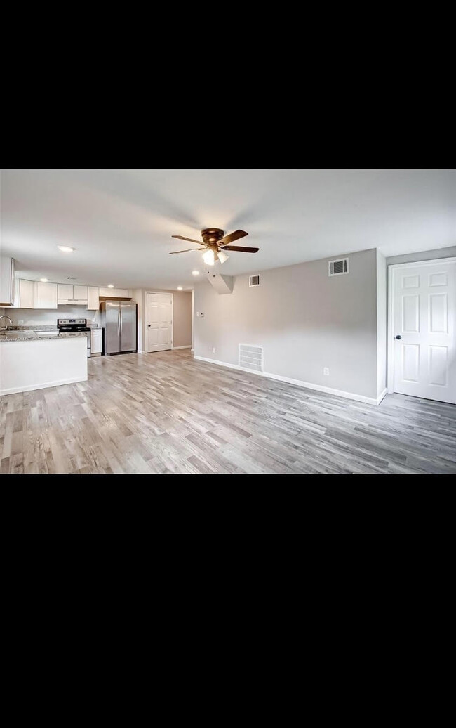 Building Photo - 108 E Gulf St