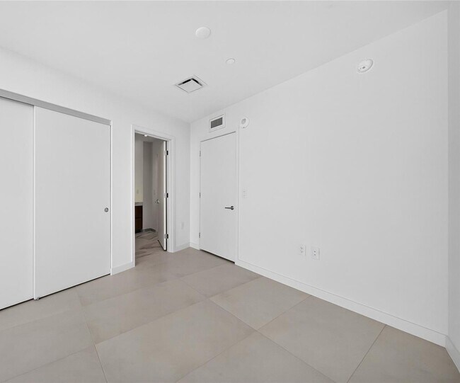 Foto del edificio - 1400 Biscayne Blvd