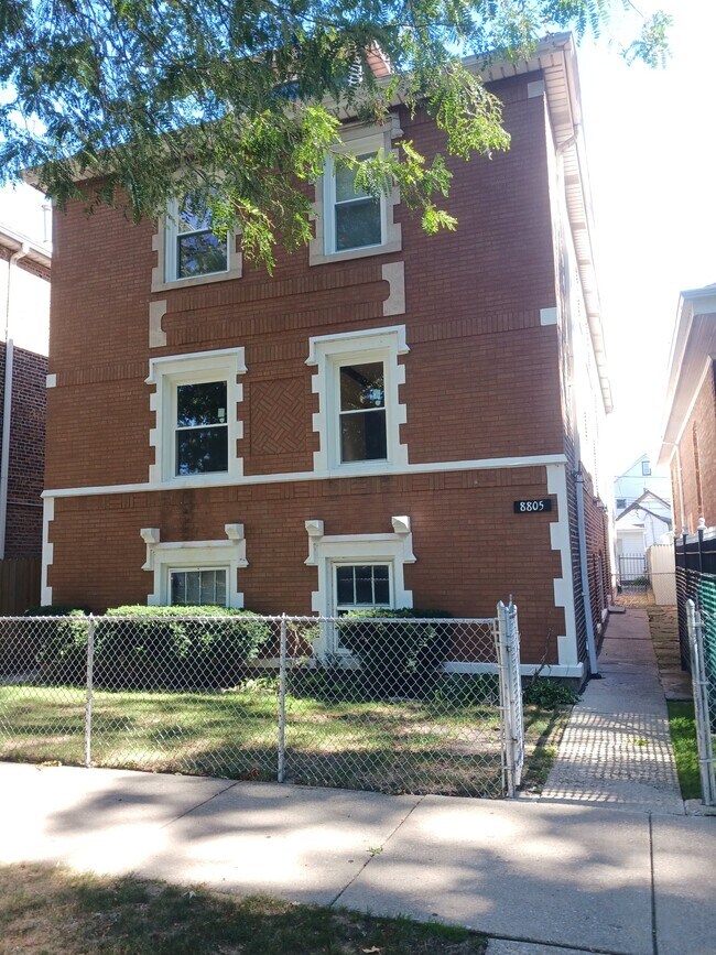 Foto del edificio - 8805 S Muskegon Ave