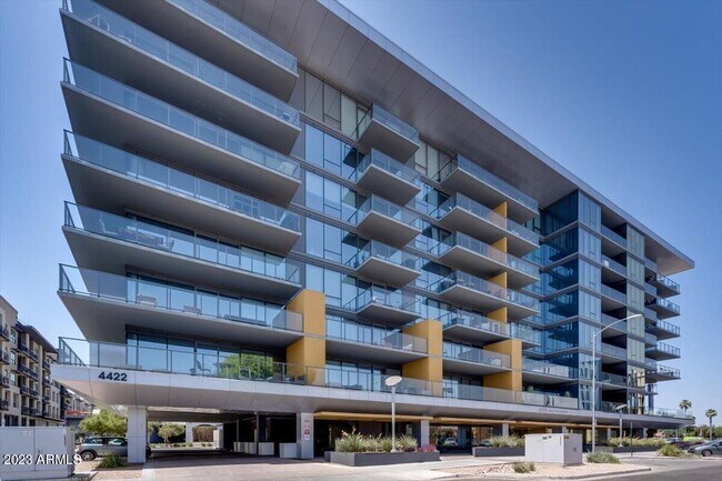 Foto del edificio - 4422 N 75th St