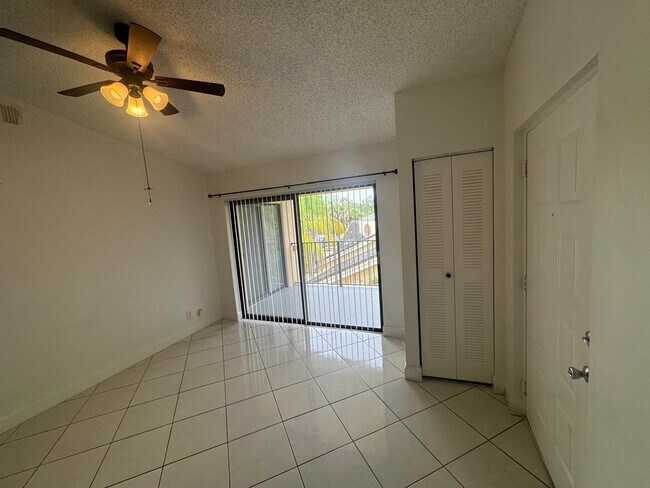 Foto del edificio - 9999 Summerbreeze Dr