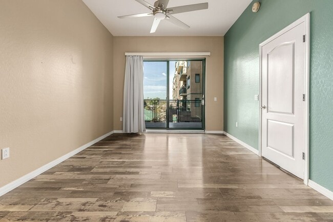 Building Photo - 2302 N Central Ave