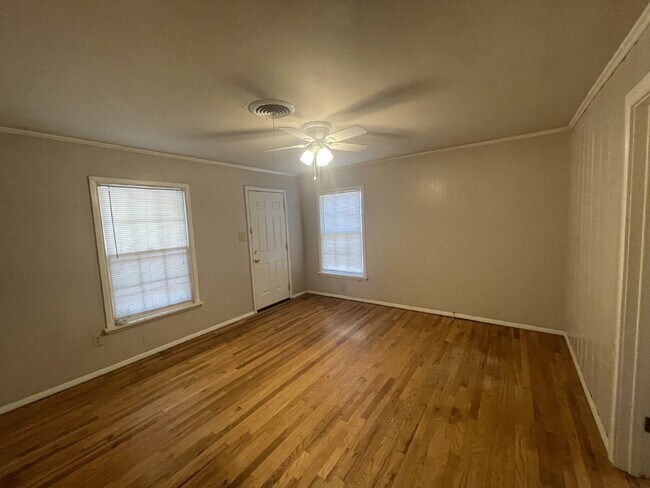 Foto del edificio - Pre-Leasing for Summer/Fall 2026 - Spacious Home Close to TTU!