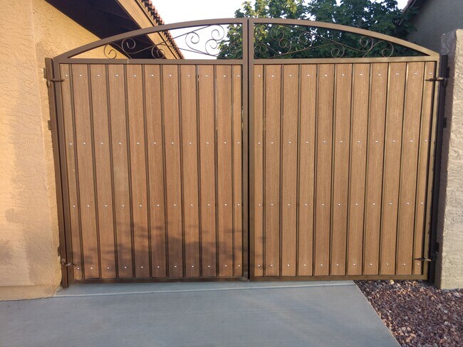 Foto del edificio - 15619 E Palisades Blvd