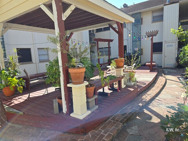 Foto del edificio - 301 Avondale St