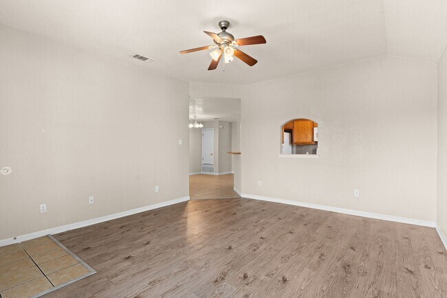 Foto del edificio - 907 Yi Dr