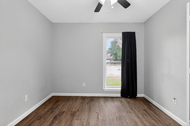 Building Photo - 3BR/2BA Houston Home — Bright, Spacious & Move-In Ready with Spacious Backyard